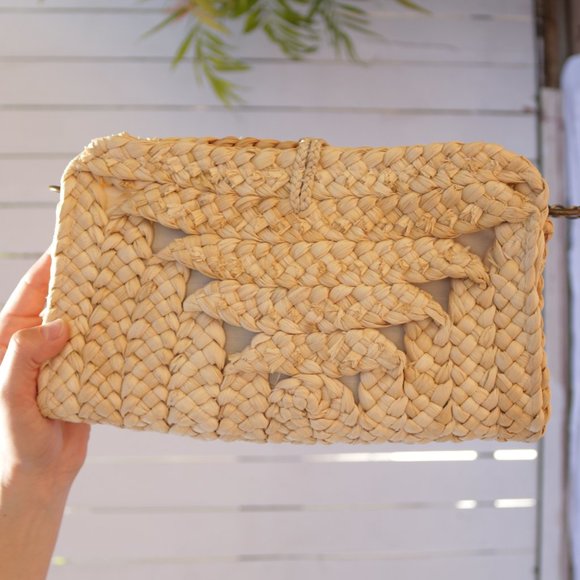 Cute straw bag with long chain strap - Picture 3 of 7